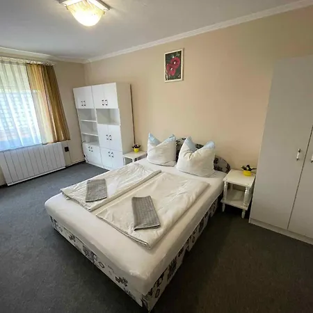 In - Balaton 18180 *