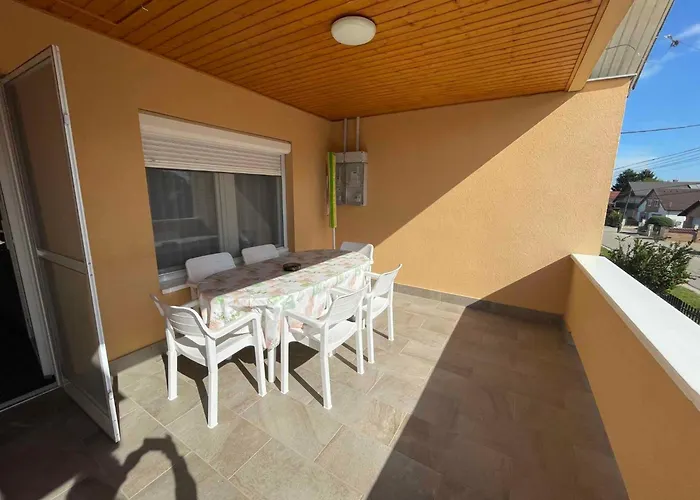 In - Balaton 18180 * Balatonboglár